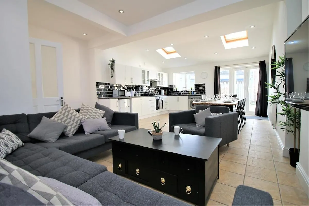 Big Value Big House By Property Promise Кардифф